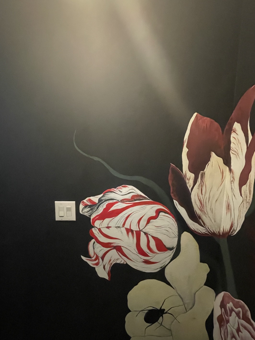 Bouquet mural, view 1.